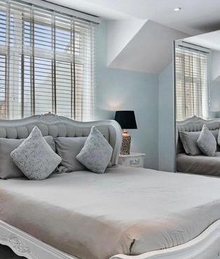 Hampstead Opulence Apartment - Luxurious Split Level Property