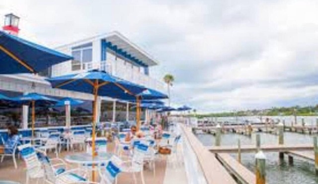 Heated Pool Close to St Pete Tampa Pet Friendly
