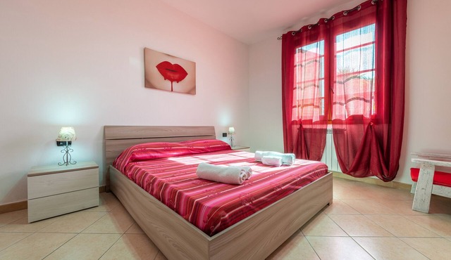Holiday Home “Villa Sunset” close to the Beach with Sea View, Garden & Terrace
