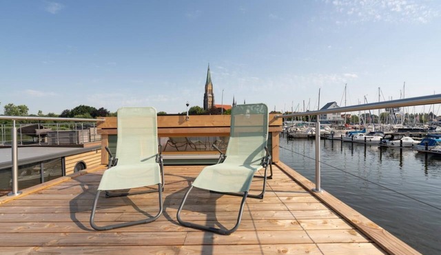 Houseboat Helena