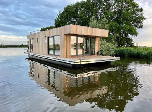 Houseboat "Surla Copes Club" with FREE tender boat in Nature