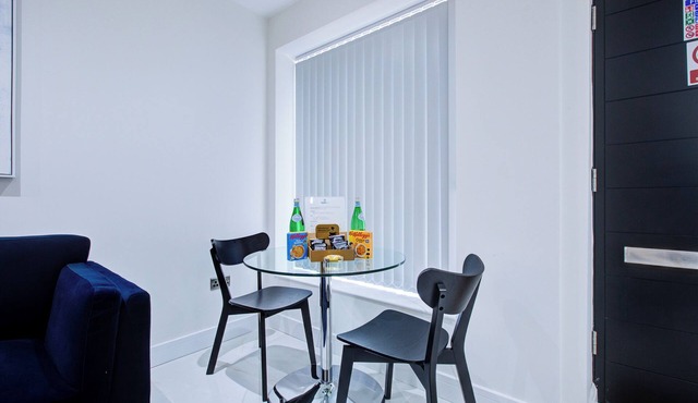 Hybrid Resi - Uxbridge|1 Bed Apartment