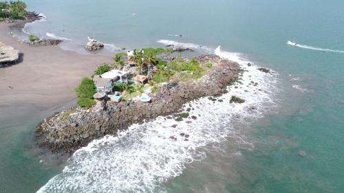 Isla Quimera Adults Only Beachfront Retreat