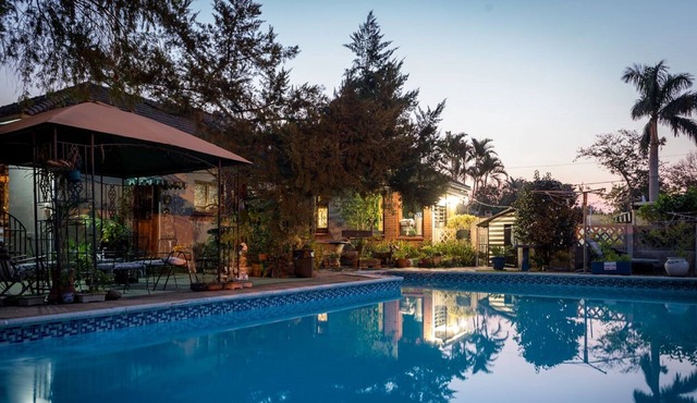 Jean Lee Bed & Breakfast