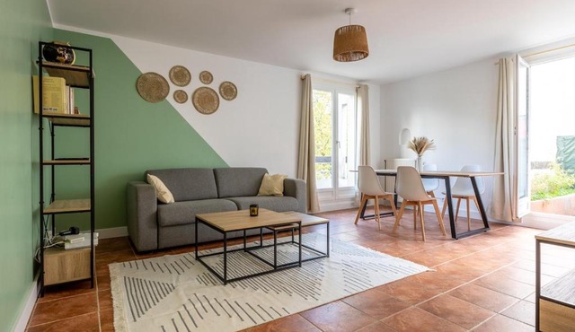 L'Oasis - Duplex - Parking Privé Gratuit - Terrasse Privée - 10mn RERD-T12 - 2 bedrooms - De 1 à 6 personnes - Shopping Mall - Primark - Piscine - Patinoire - Théâtre - Cinéma - Bibliothèque