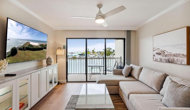 Land's End 4-204 Bay Front - Premier