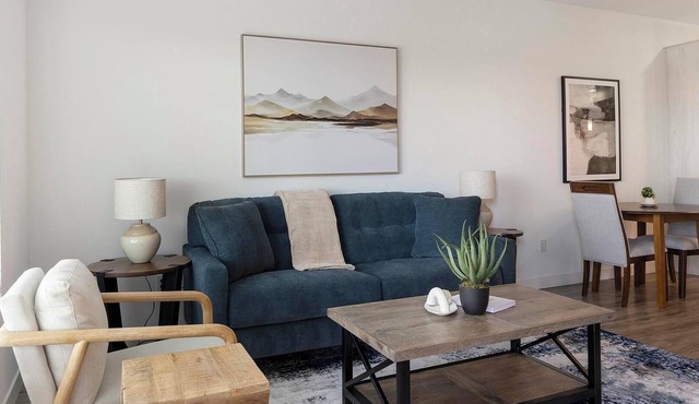 Landing | Chic 1BD, Gym, Pool