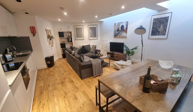 Large Duplex 7 Adults at London Bridge