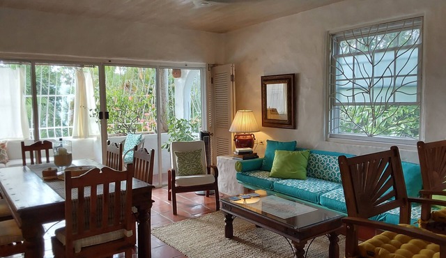 Large Secure 2 Bedroom Apartment with large pool steps to Mullins Beach