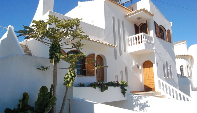 Large Villa in a relaxing area, with a private Pool and great Sea view.