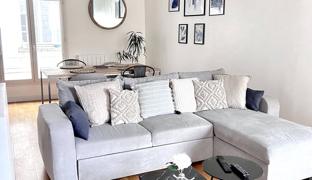 Le Rabelais, typical duplex in Chinon, 500m from the castle, quiet, free parking
