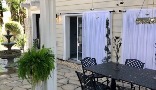 Location, Location, Location! Carriage House in Historic Old NE District