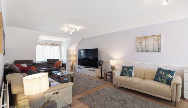 Long-Term Large Penthouse/Golf course/