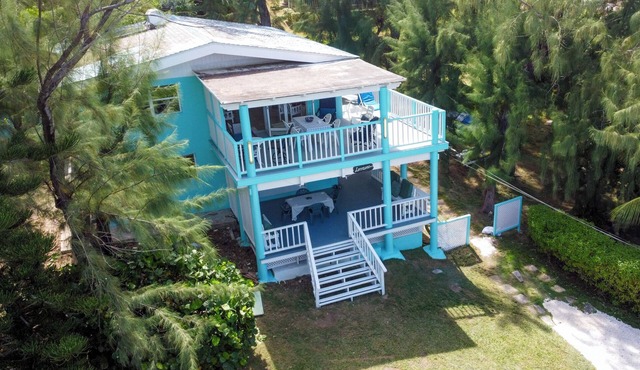LORRAINE UNIT B -Beautiful 2 Bedroom 2 Bathroom Beach Apartment in Cattlewash