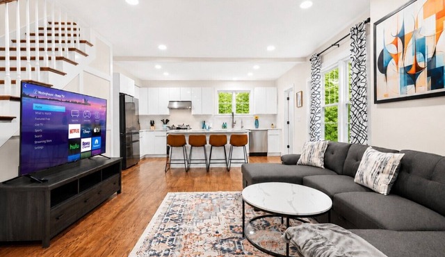 Luxe 3BR | Free Parking | Harvard/BU | ROKU TV
