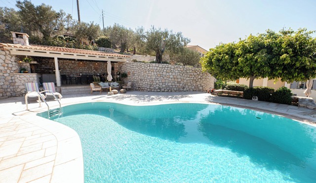 Luxury 4 Bedroom Villa With Private Pool and Panoramic Sea View