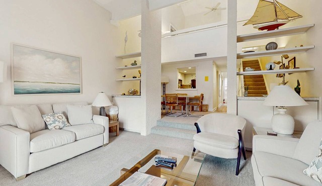 Marsh view Harbour Town condo with shared pool, close to shops & restaurants