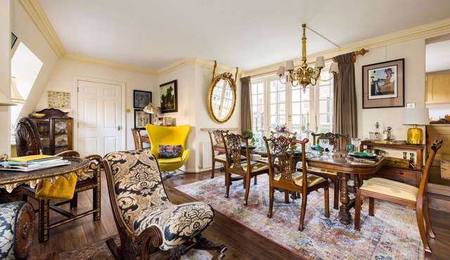 Mayfair Centre 3-Bed 6-Guest Penthouse w/Patio & AC Berkeley Square