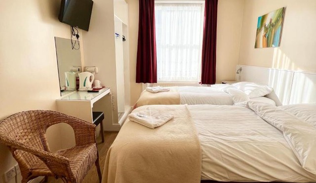 Melbourne House Hotel