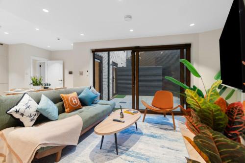 Modern Apartment Ideal for Families and Working Professionals