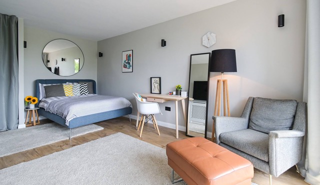 Modern -bright- Quiet studio central London
