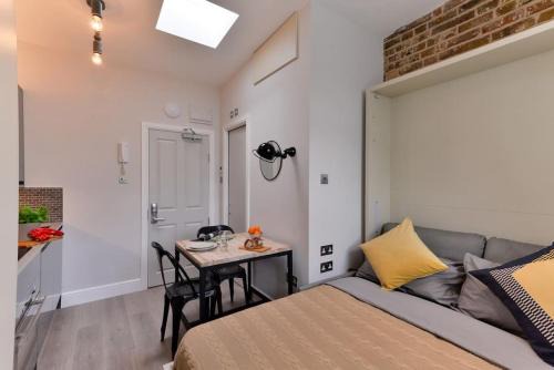 Modern & cosy micro studio at 4th floor