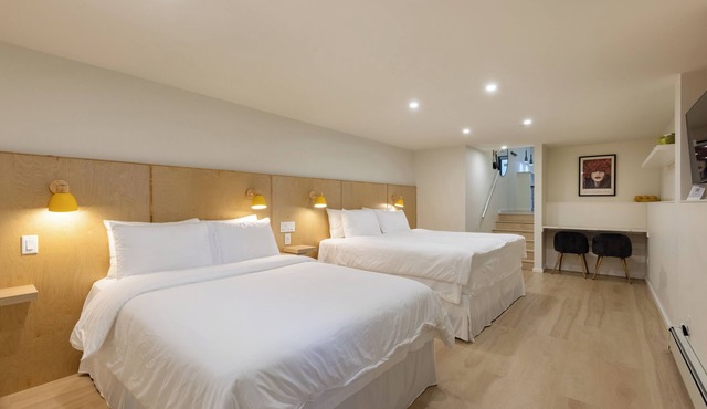 Modern King-Size Guest Suite w/AC