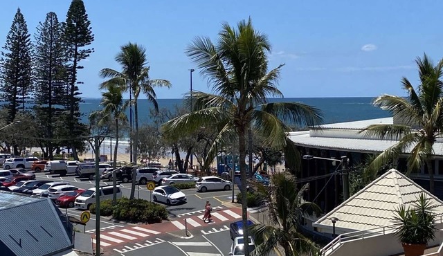 Mooloolaba Beachfront Apartment