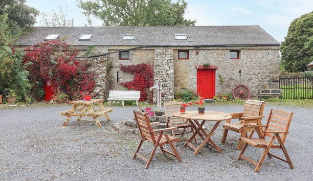 MRS DELANEY'S LOFT, pet friendly in Ardfinnan, County Tipperary