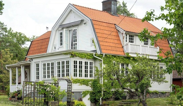 National romantic villa by Skogsö nature reserve