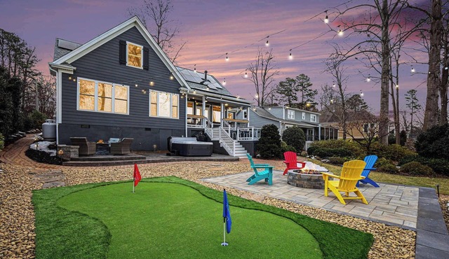 New! Lakefront-Sleeps 14-Hot Tub-Putting Green