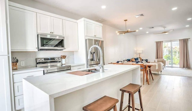 NEW Luxury Condo/Pool/Location/Baha Mar UNIT 3