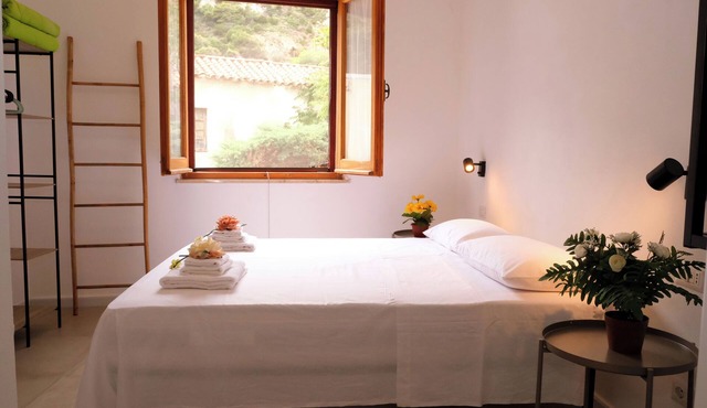 Newly refurbished Apartment great location