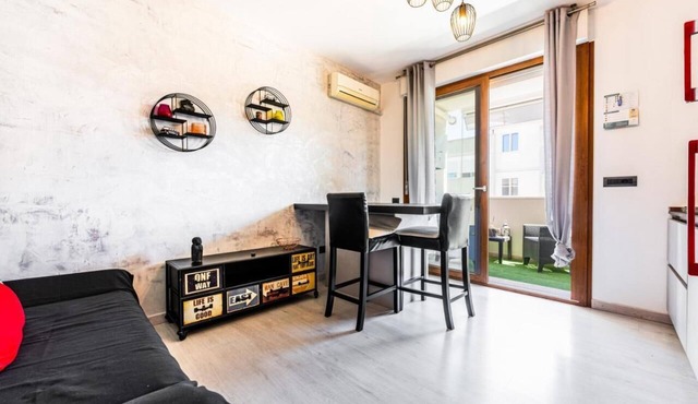 Nice apartment with wi-fi, private parking and air conditioning