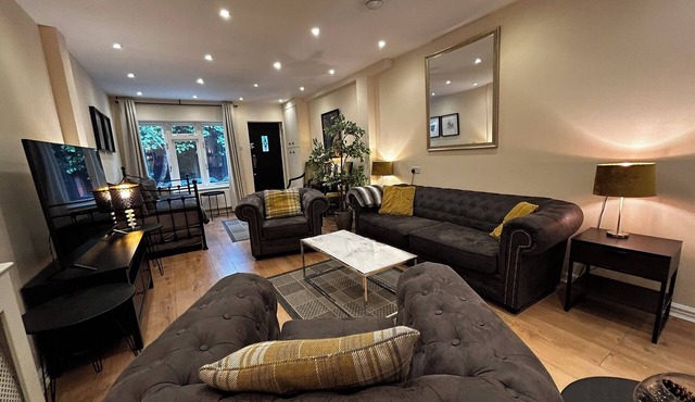 Notting Hill Townhouse 3BR all ensuite bathrooms, garden & roof terrace