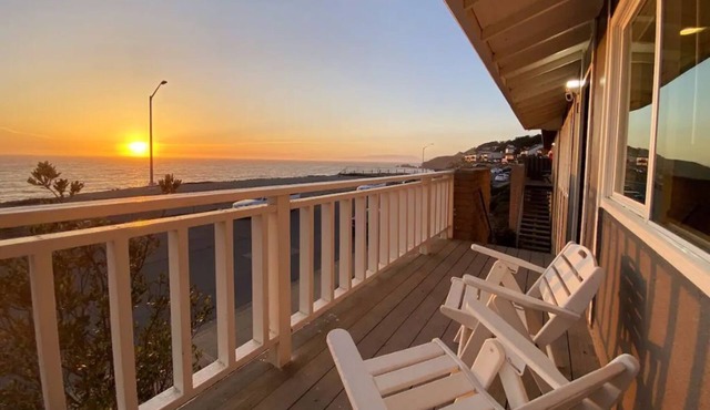 Ocean/Beach Front 🏖🌊w/Sweeping Oceanviews🌅🐳🪂