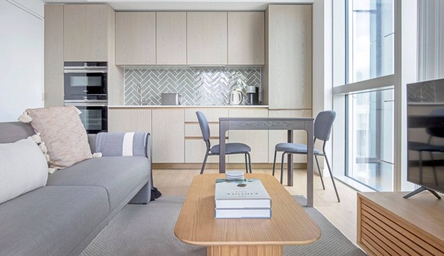 Open Plan Old Street 1BR w/Balcony, near Tube, by Blueground