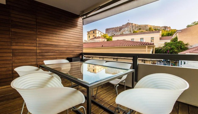 Pantheon Luxurious Flat