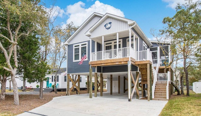 Pet Friendly, Perfect Beach Getaway! Private Bungalow w/living Space!