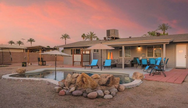 Pool Home Sleeps 10+ Large Fenced Yard Mountain Views Pet Friendly