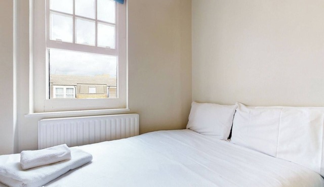 Private Double Room | Steps from Westminster & Victoria | Fast WiFi