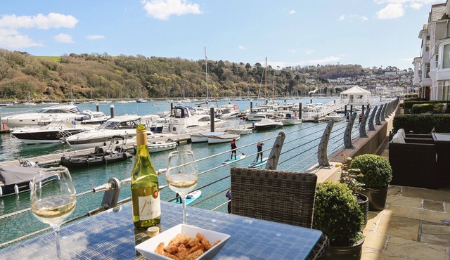 QUAYSIDE, DART MARINA, family friendly, with a garden in Dartmouth