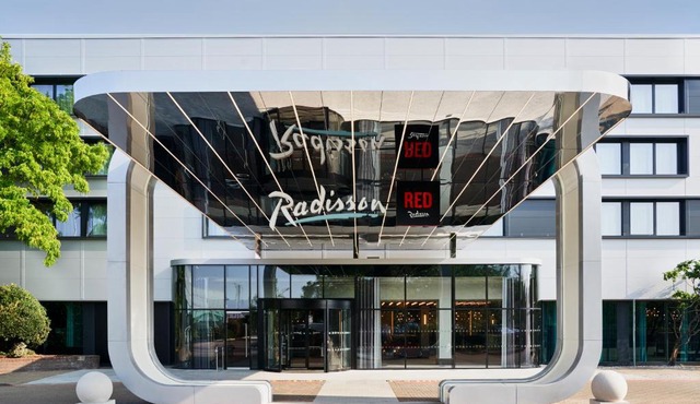 Radisson RED London Heathrow