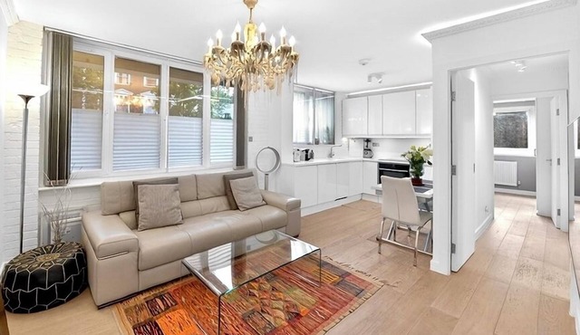 Renovated Flat - Air conditioning/Super King bed
