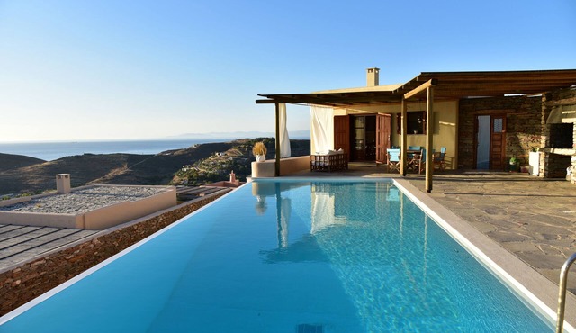 Silver Moon Villa: Artistic villa with a breathtaking view of the Aegean