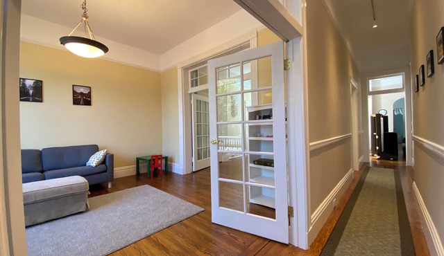 Spacious 1+ BR flat in the Castro, central San Francisco.