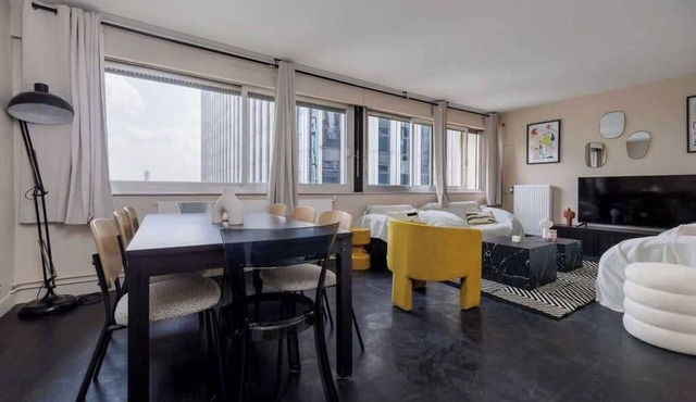 Spacious 5BR Apartment in La Defense