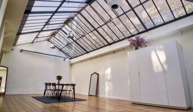 Spacious and dramatic 3-bedroom apartment in the heart of Le Marais