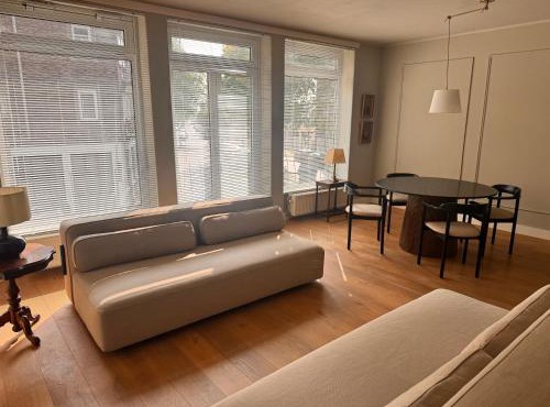 Spacious apartment with roof terrace and balcony