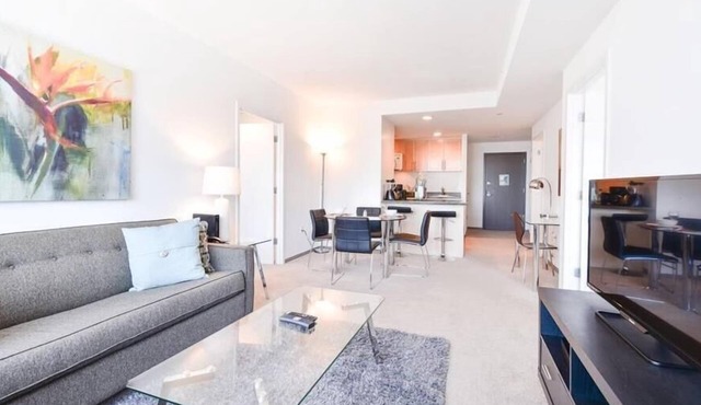 Spacious Cambridge 1BR | Full Kitchen | Work Desk | by GLS